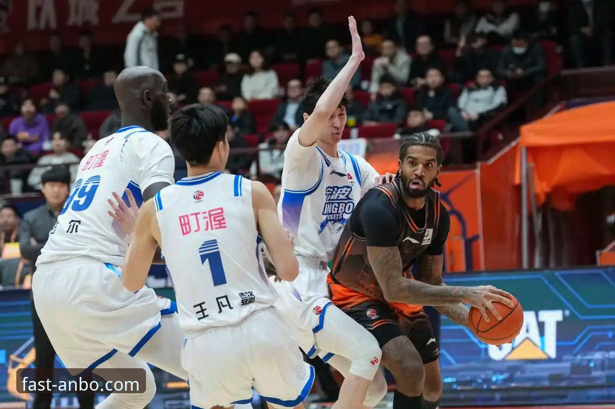 CBA季后赛晋级教程：浙江加时逆转宁波，兰道夫33分关键表现深度复盘